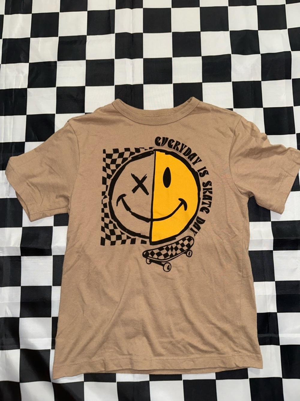 Wonder Nation Boys Tan Graphic Tee with Yellow Smiley and Checker Print 8